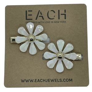 EACH Jewels Flower Hair Clips